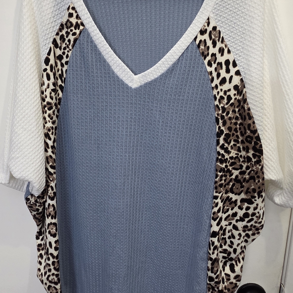 Watermelon Large Waffle Knit V-Neck  Colorblock Sweater - Blue/White Leopard
